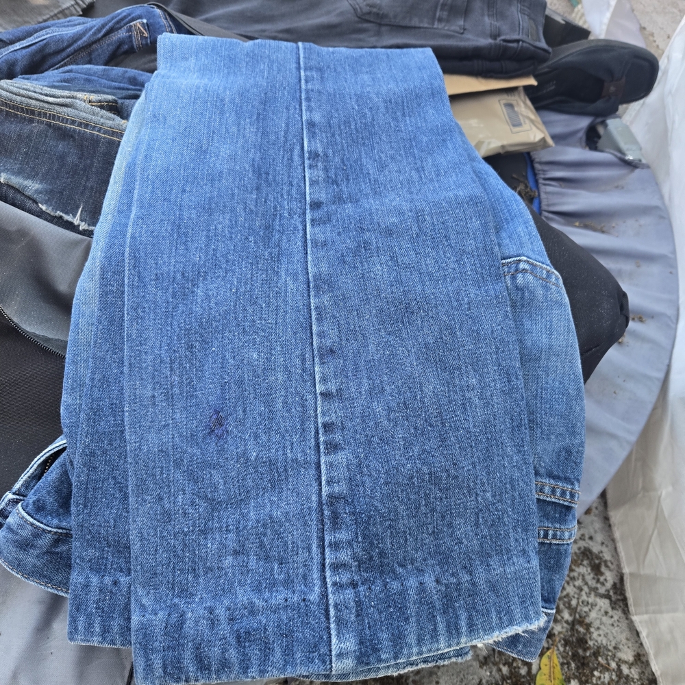 GAP Medium Blue High-Rise Flare Jeans - Picture 5 of 15
